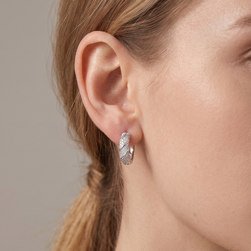 Vintage Diamond-Pattern Minimalist Huggie Earrings