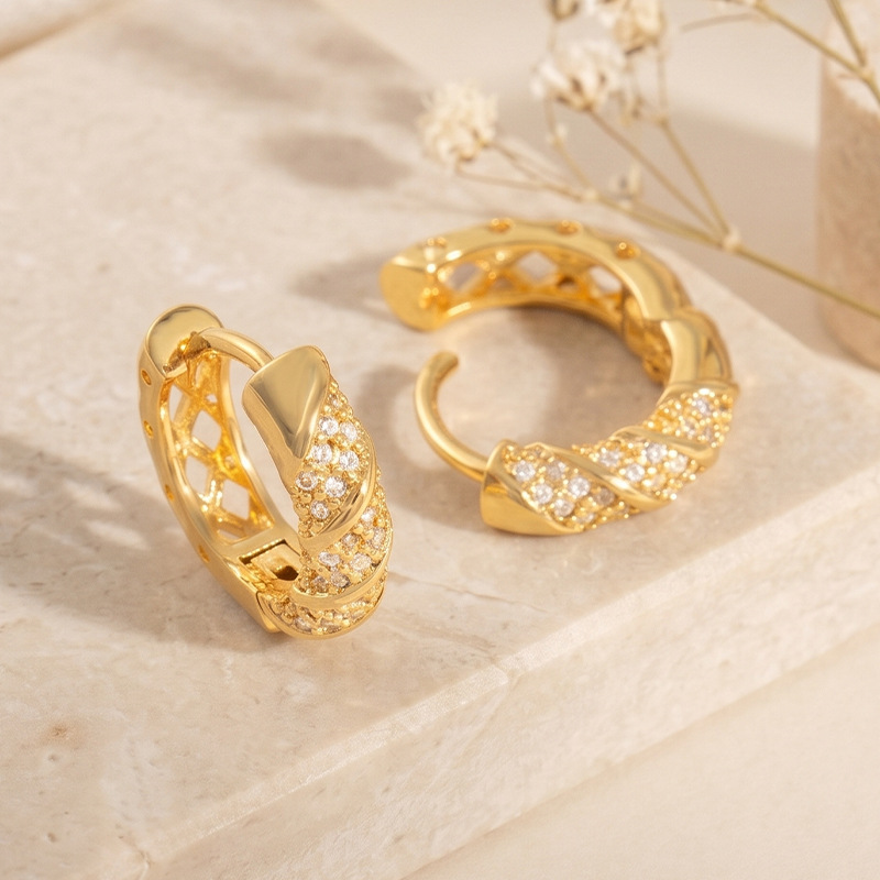 Vintage Diamond-Pattern Minimalist Huggie Earrings