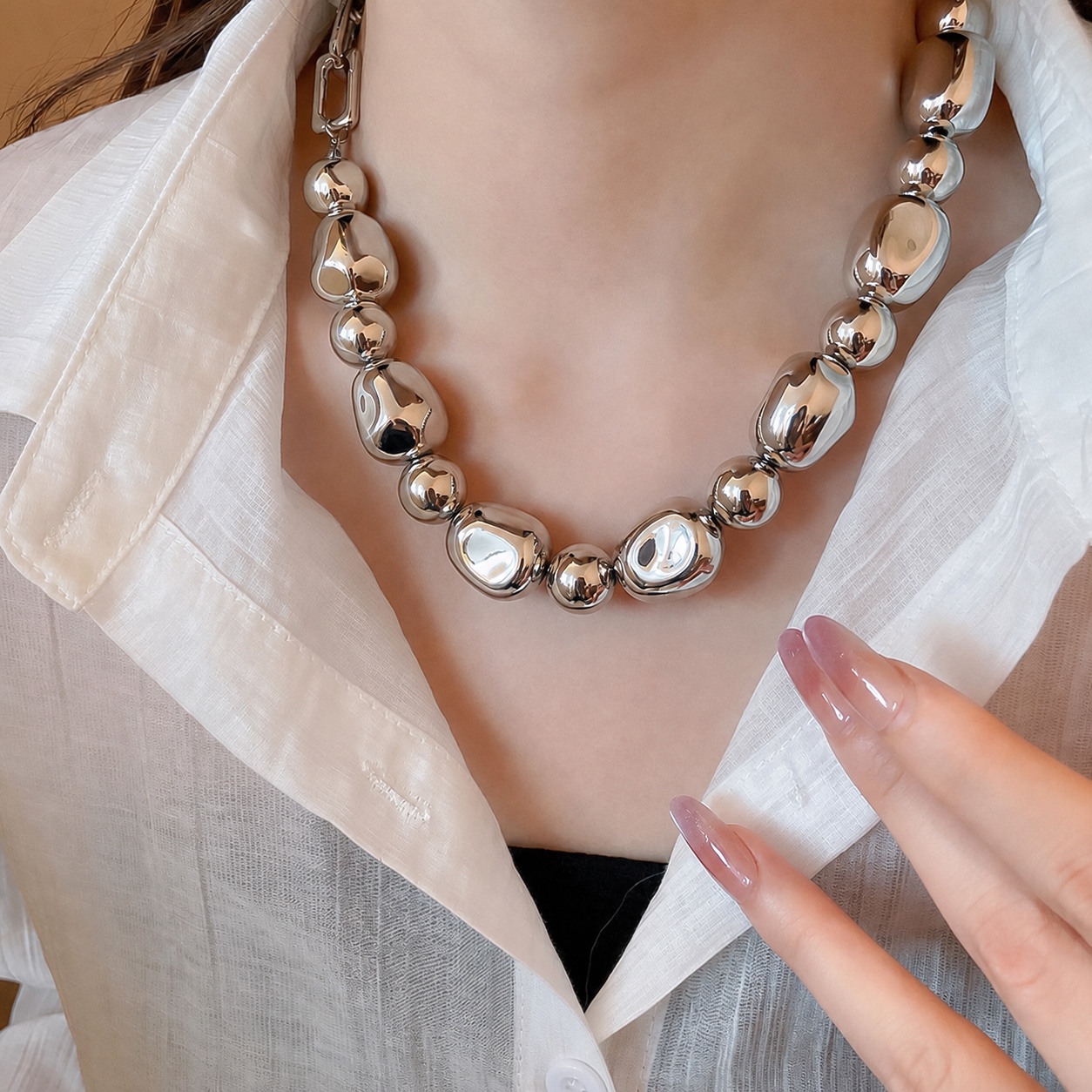 Irregular Round Beaded Pendant Necklace